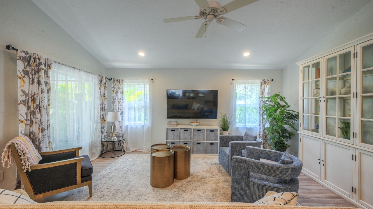 Photo of Livingroom in Naples Park