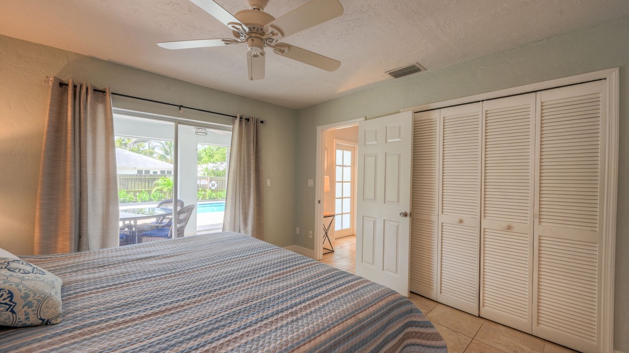 Photo of Bedroom in Naples Park