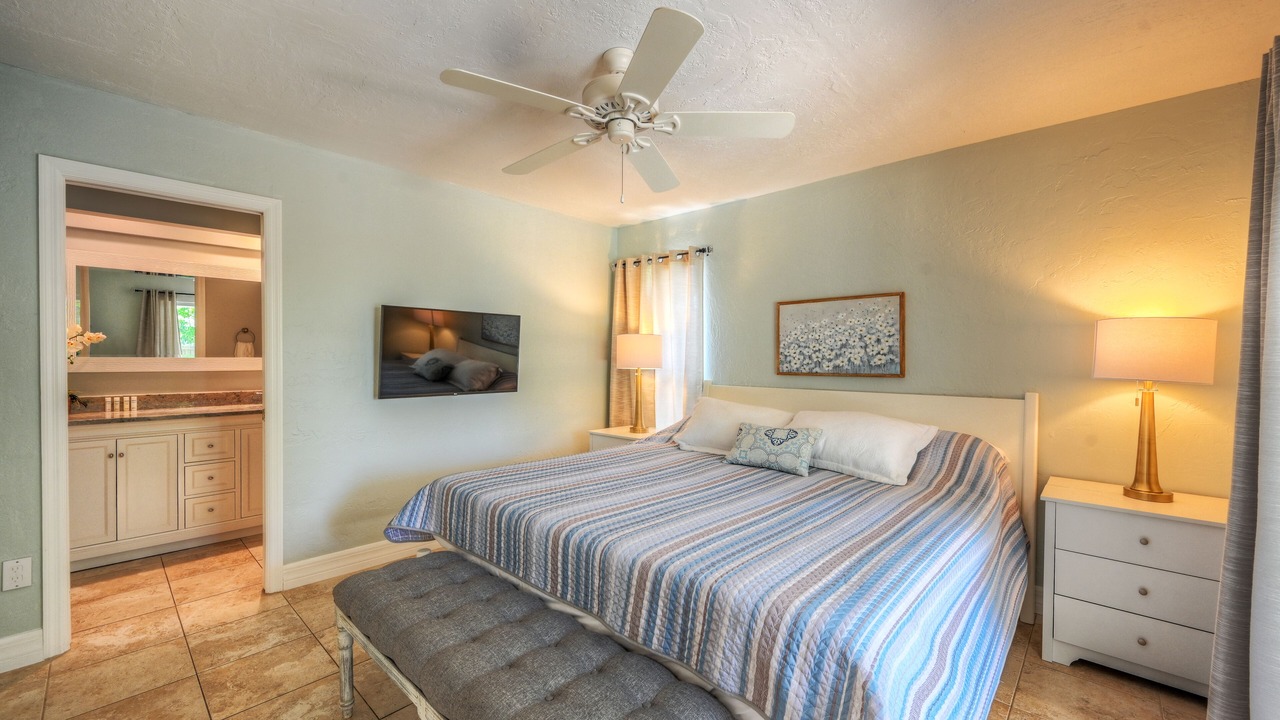 Photo of Bedroom in Naples Park