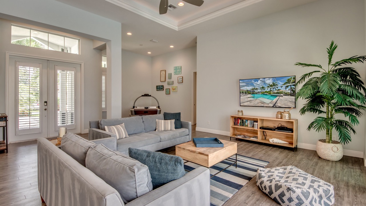 Photo of Livingroom in Caloosahatchee