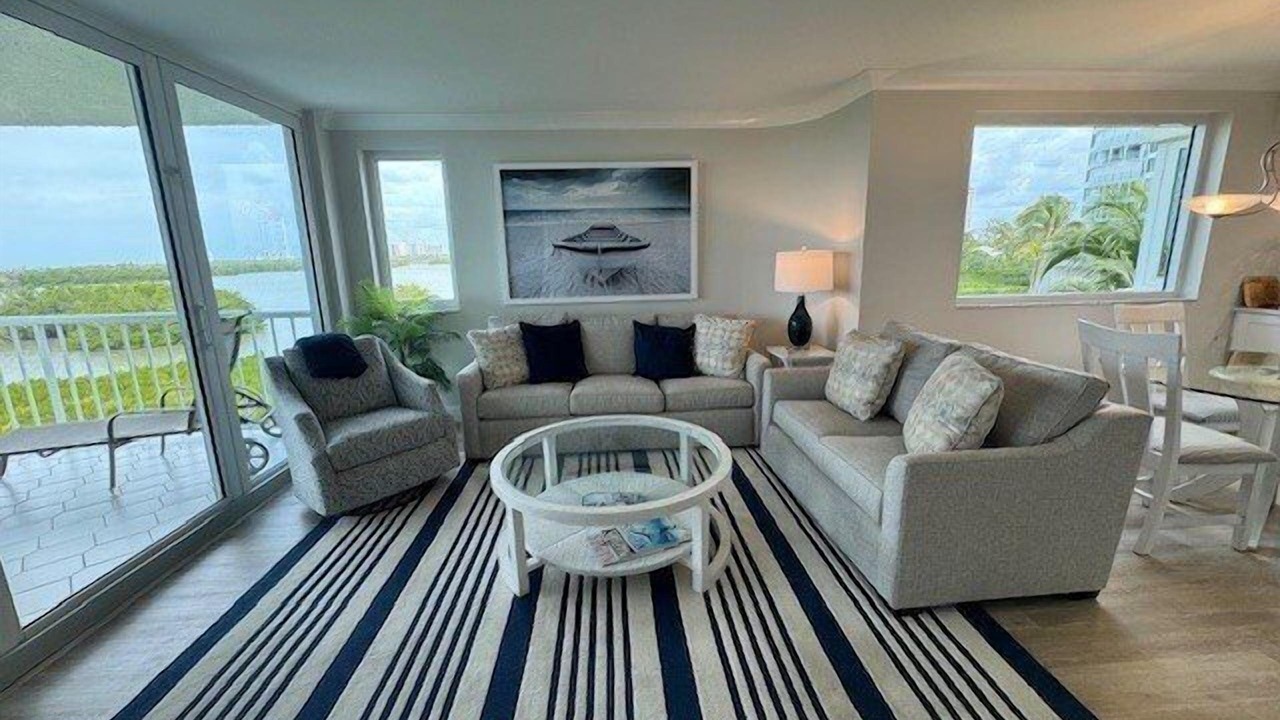 Photo of Livingroom in Park Shore