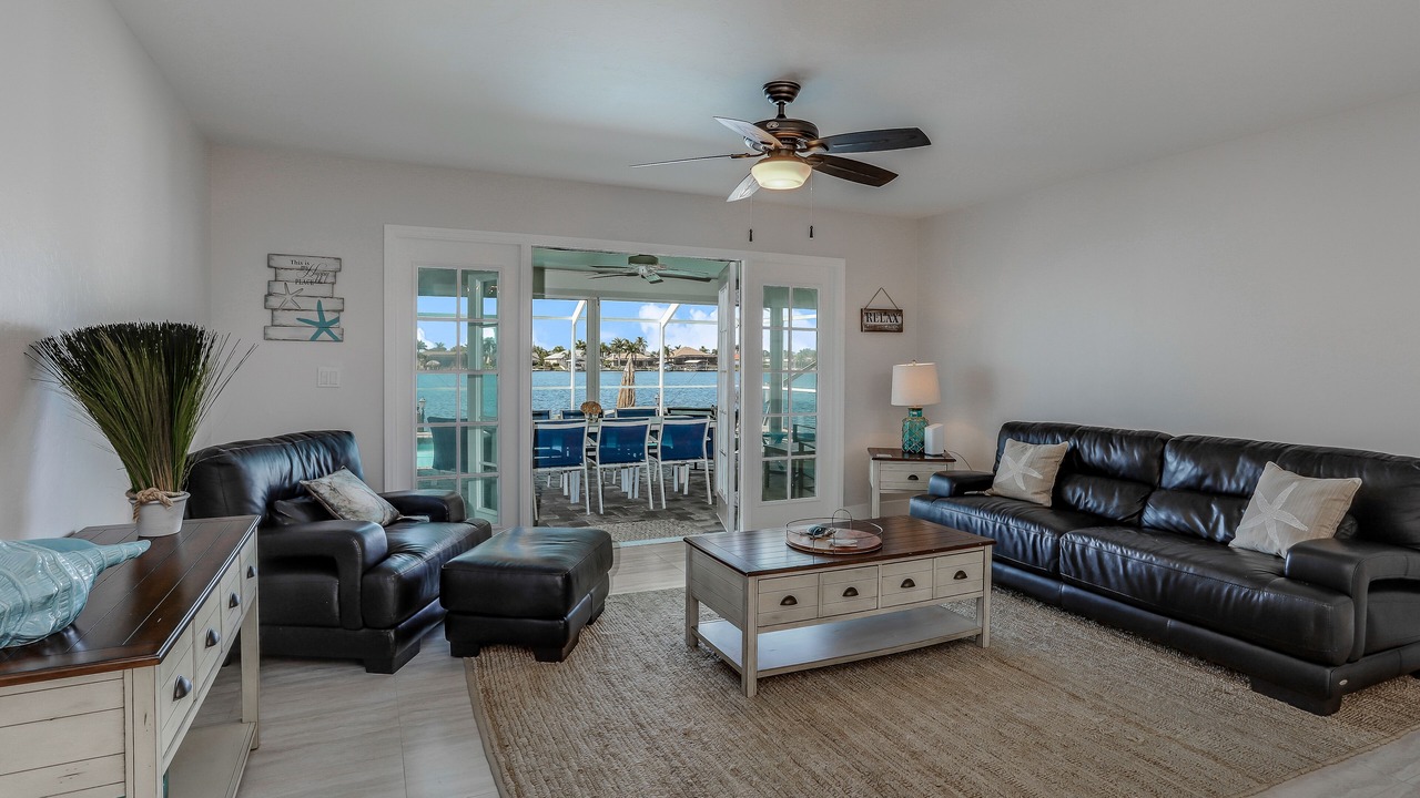 Photo of Livingroom in Eight Lakes