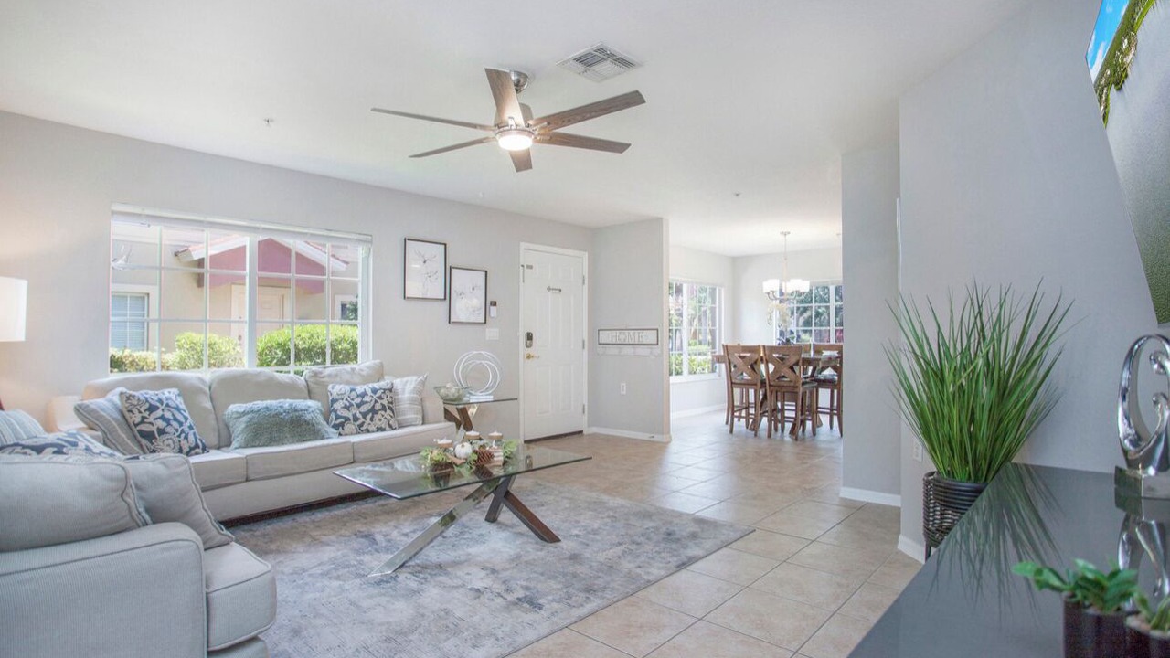 Photo of Livingroom in Gateway