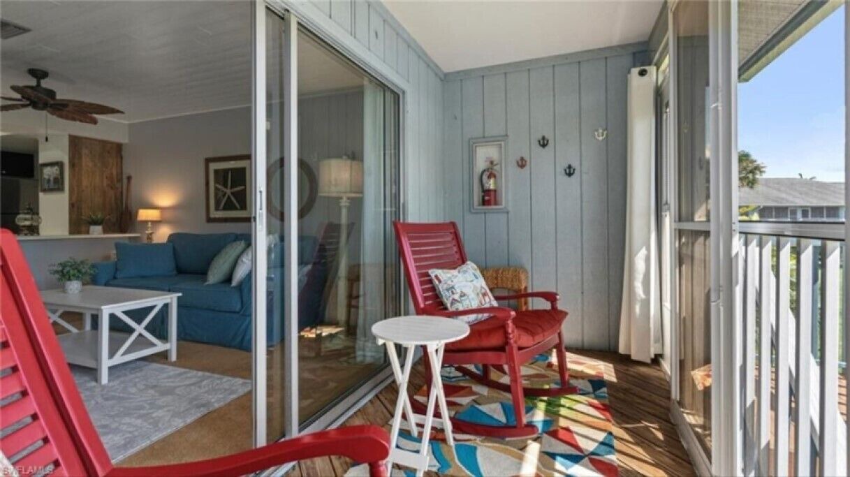 Photo of Patio Balcony in Captains Cove