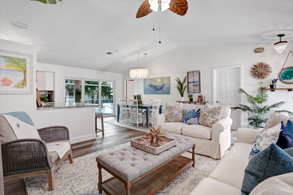 Photo of Livingroom in Pelican