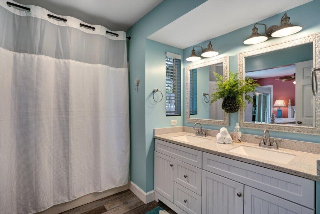 Photo of Bathroom in Pelican