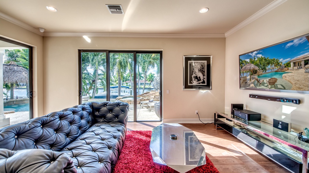 Photo of Livingroom in Caloosahatchee