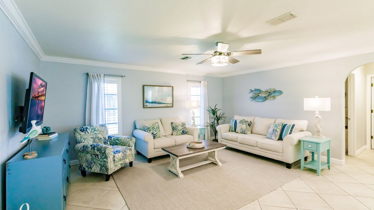 Photo of Livingroom in Caloosahatchee
