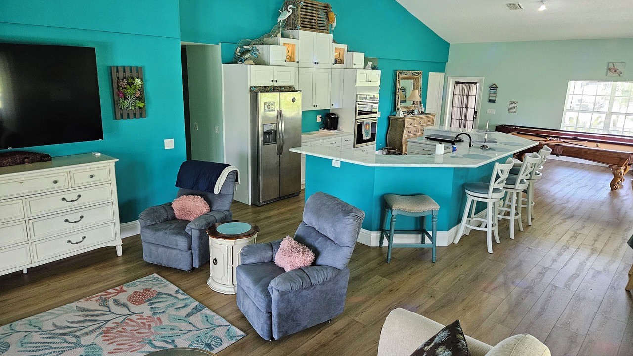 Photo of Livingroom in South Gulf Cove