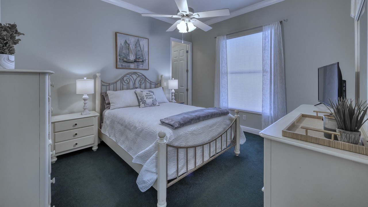 Photo of Bedroom in Eight Lakes
