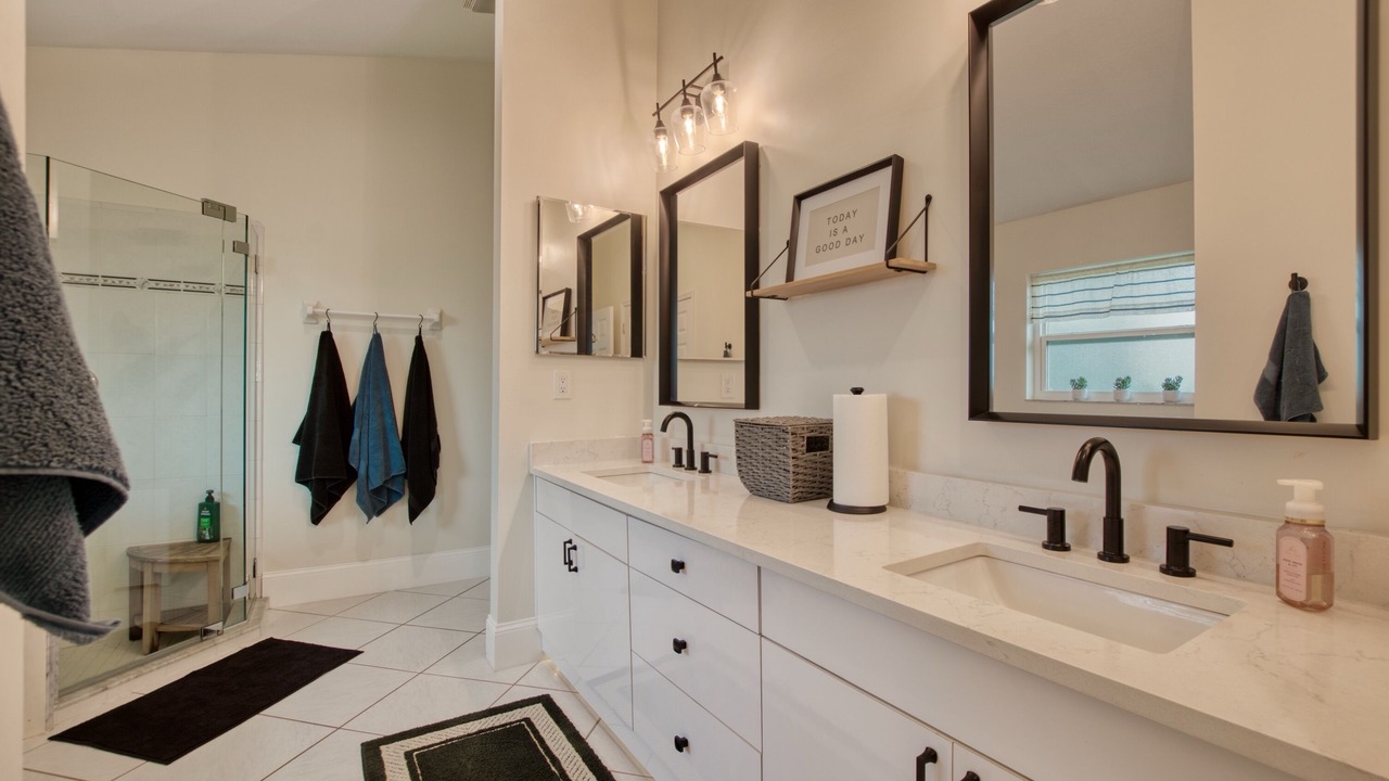 Photo of Bathroom in Pelican