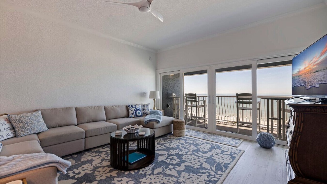 Photo of Livingroom in Redington Shores