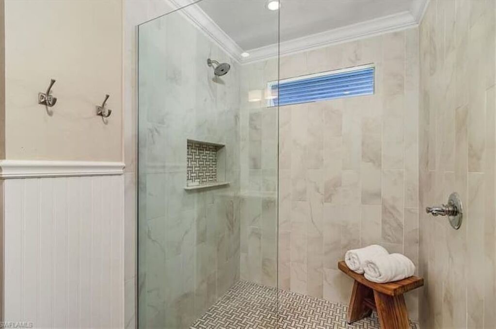 Photo of Bathroom in Kings Lake