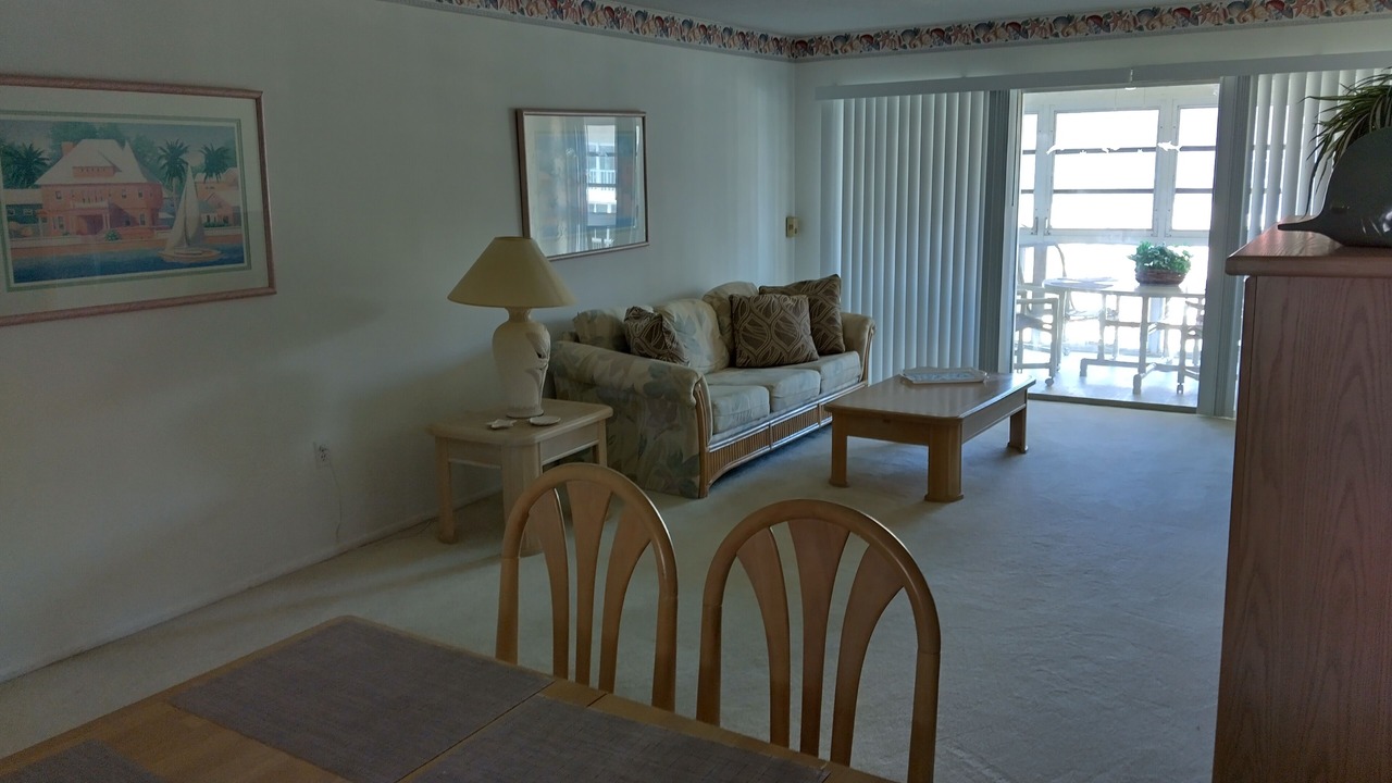 Photo of Livingroom in Island Estate
