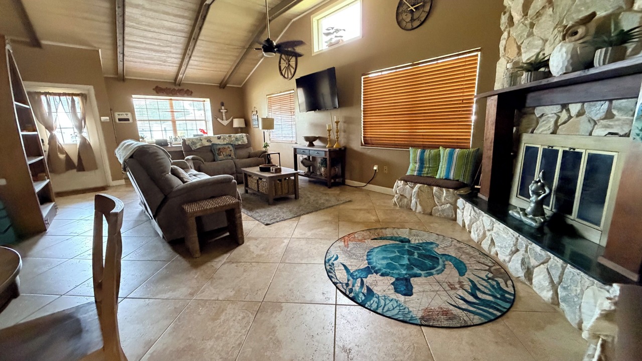 Photo of Livingroom in Taylor Creek