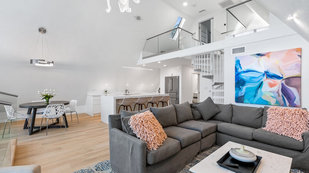 Photo of Livingroom in Central Sarasota
