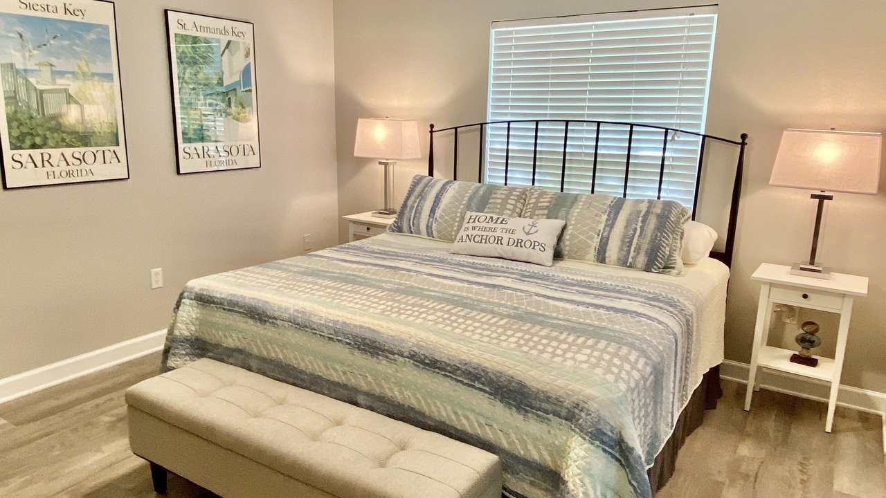 Photo of Bedroom in Gulf Gate Estates