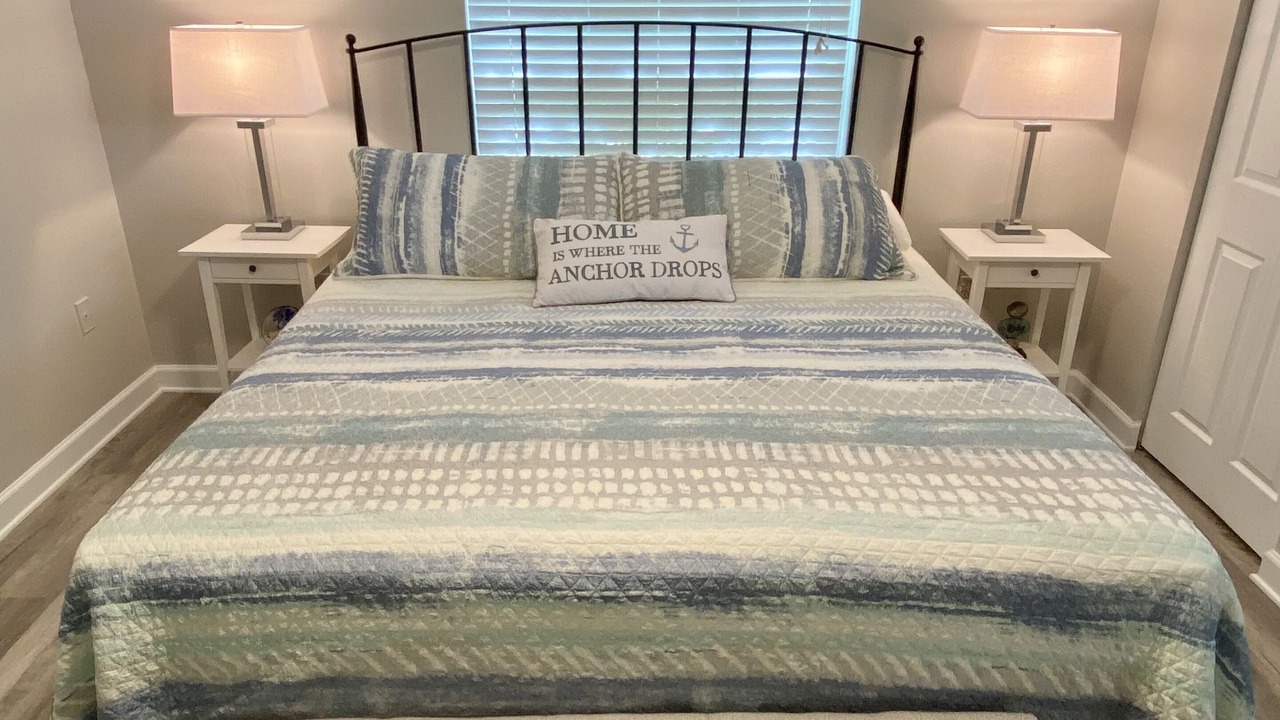 Photo of Bedroom in Gulf Gate Estates