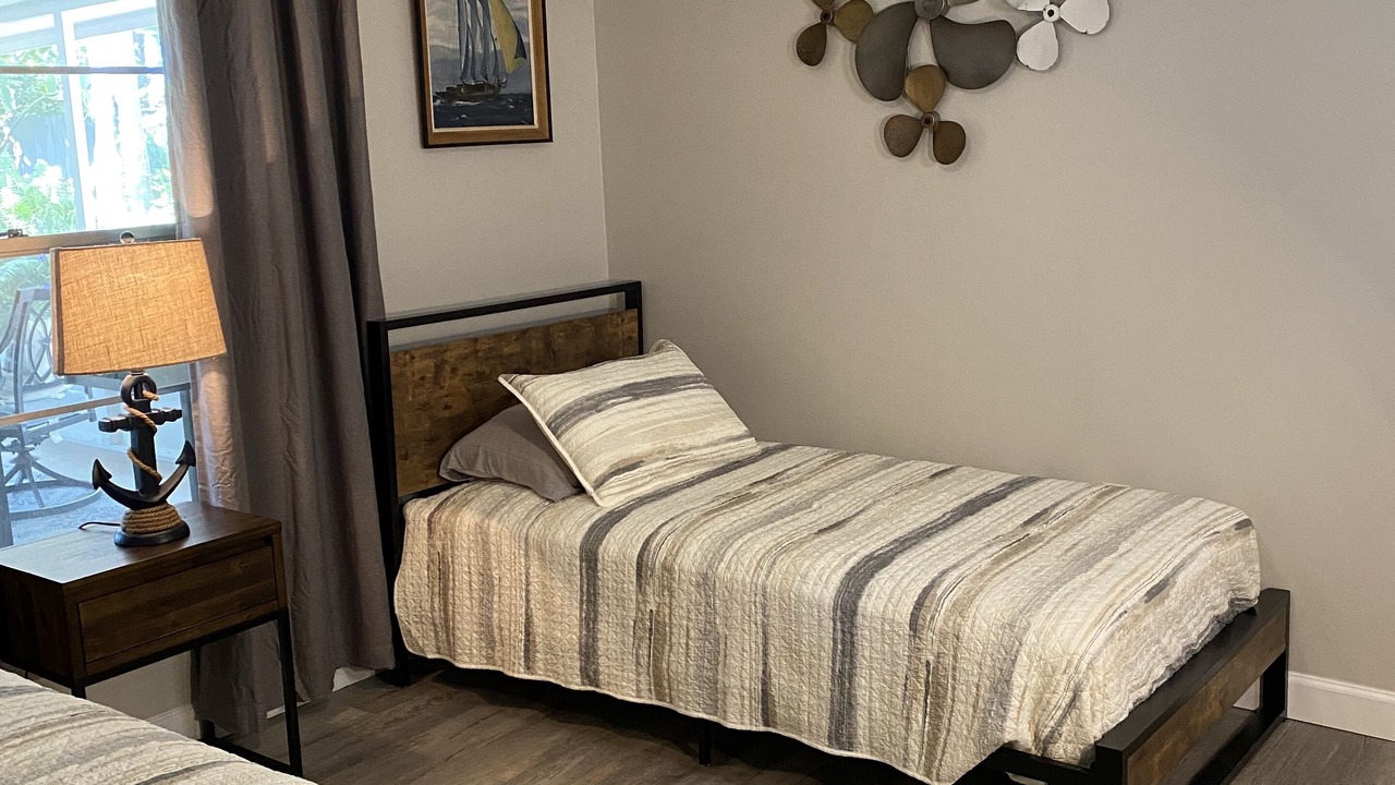 Photo of Bedroom in Gulf Gate Estates
