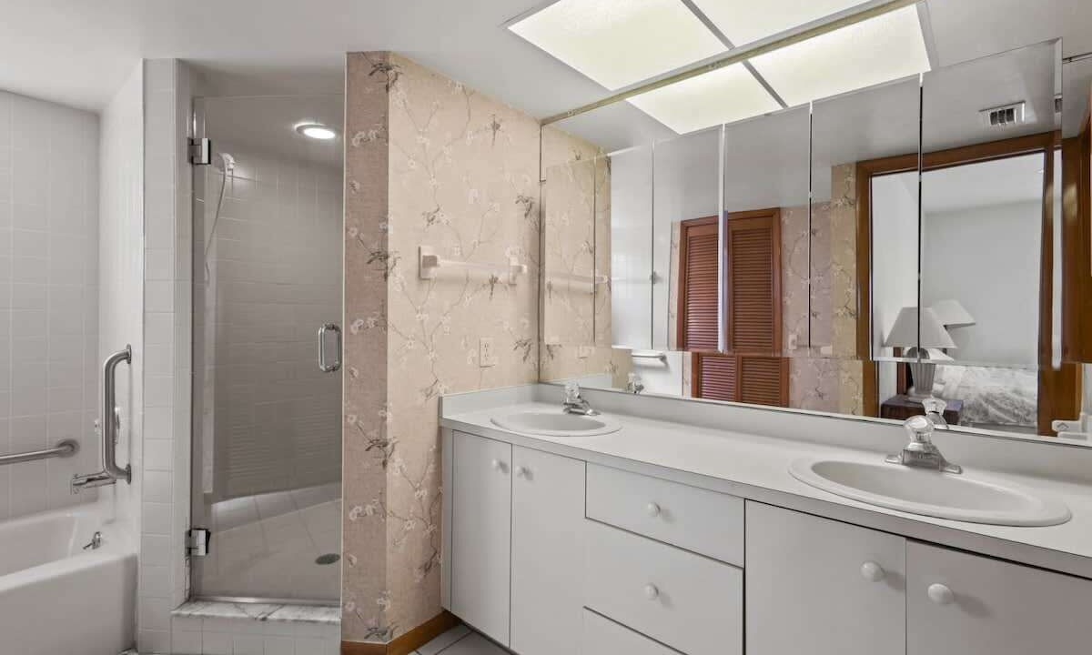 Photo of Bathroom in The Dunes