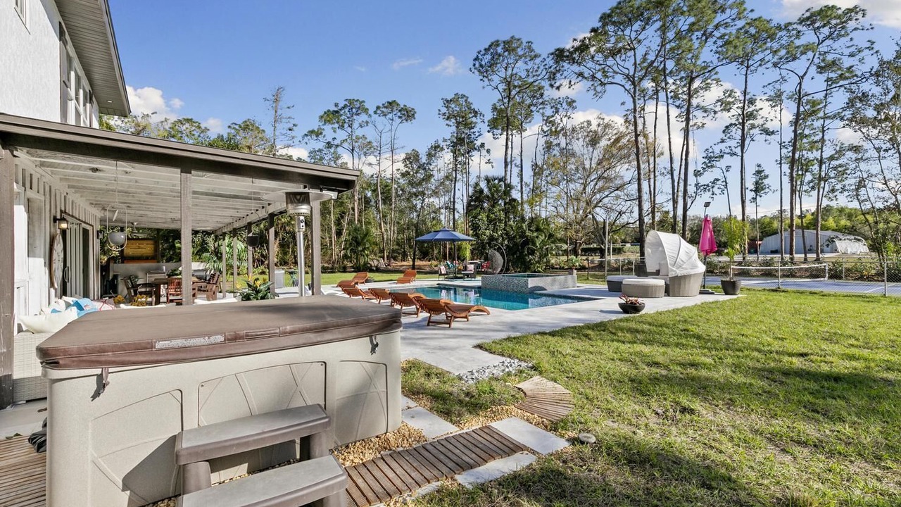 Photo of Outdoor in Naples