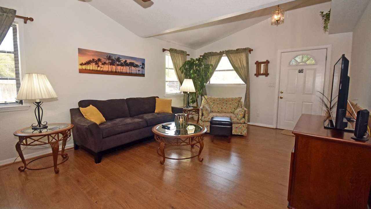 Photo of Livingroom in Englewood