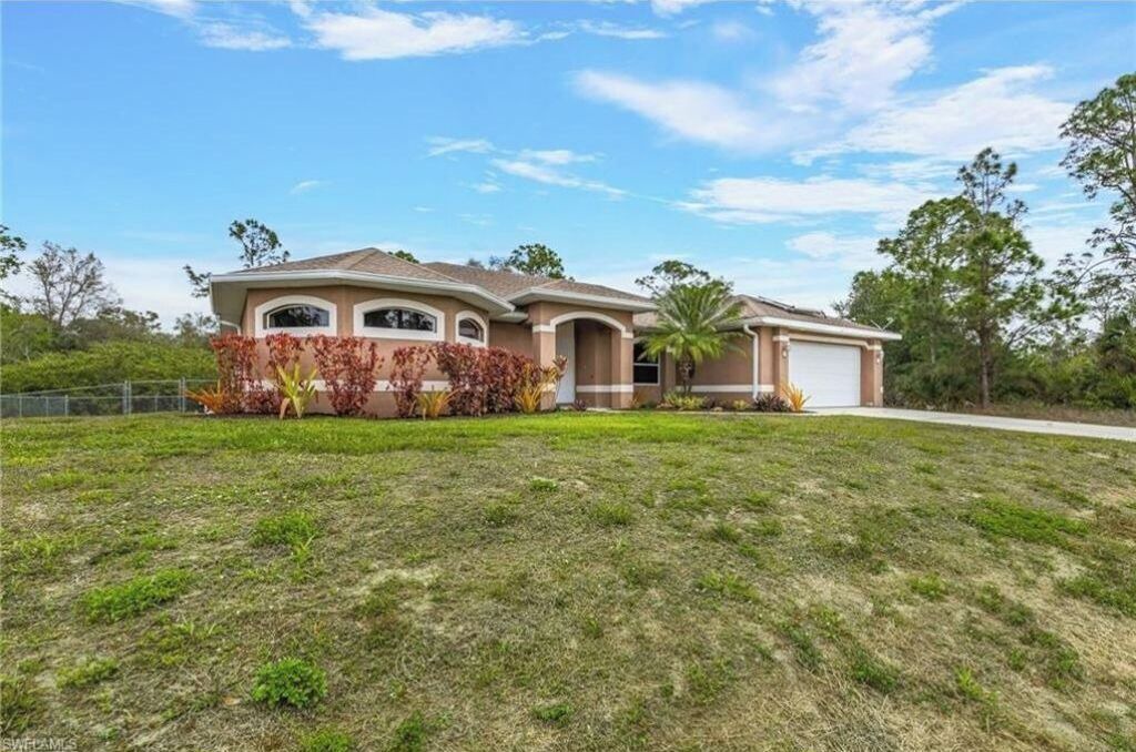 Photo of Outdoor in Lehigh Acres