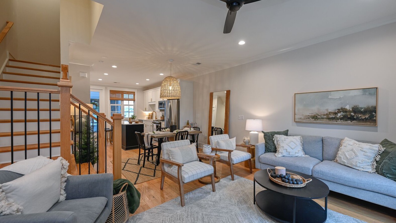 Photo of Livingroom in Hampton-Pinckney Historic District