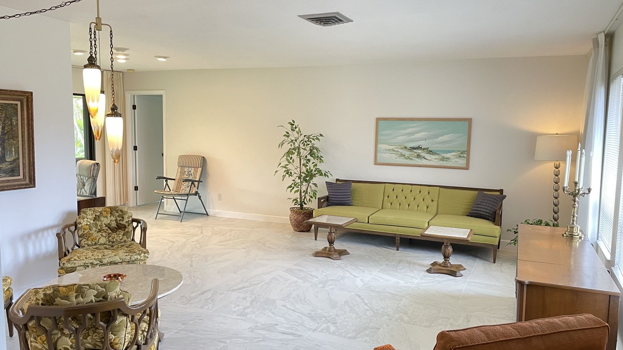 Photo of Livingroom in Englewood