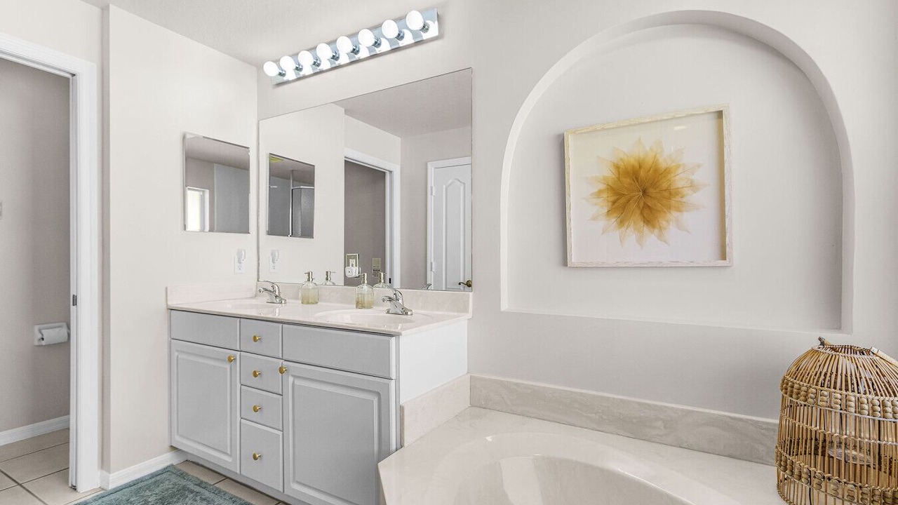 Photo of Bathroom in Central Naples