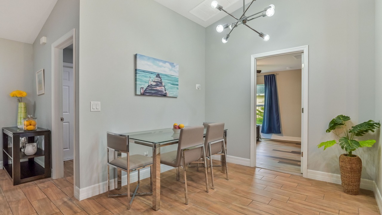 Photo of Livingroom in Diplomat