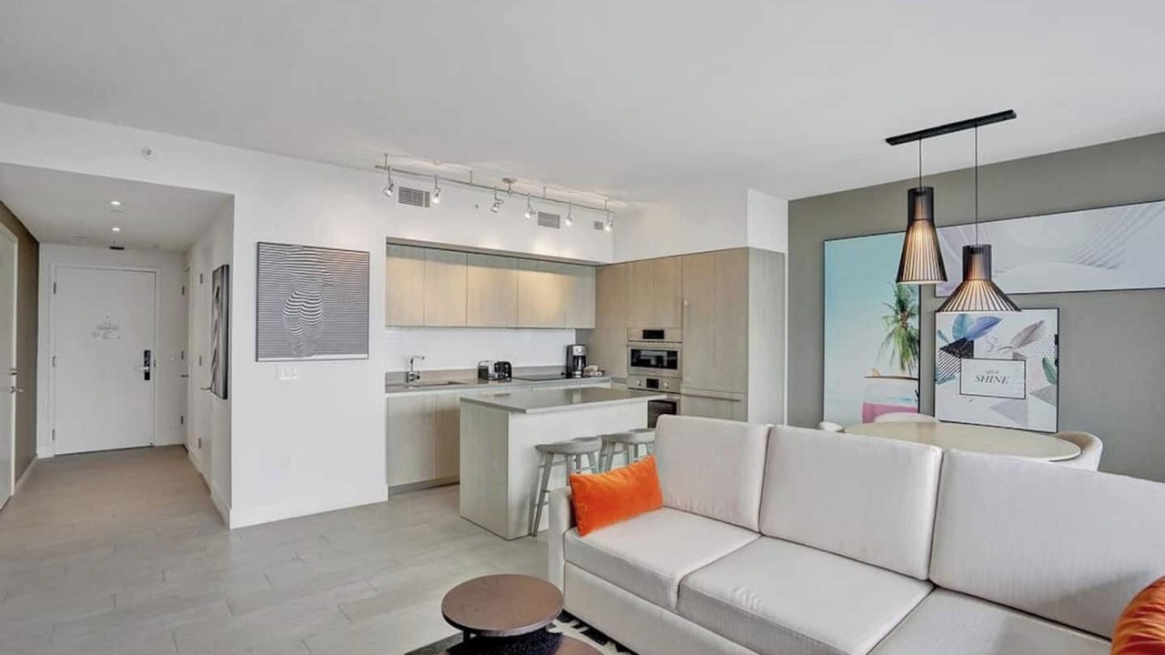 Photo of Livingroom in Hollywood South Central Beach