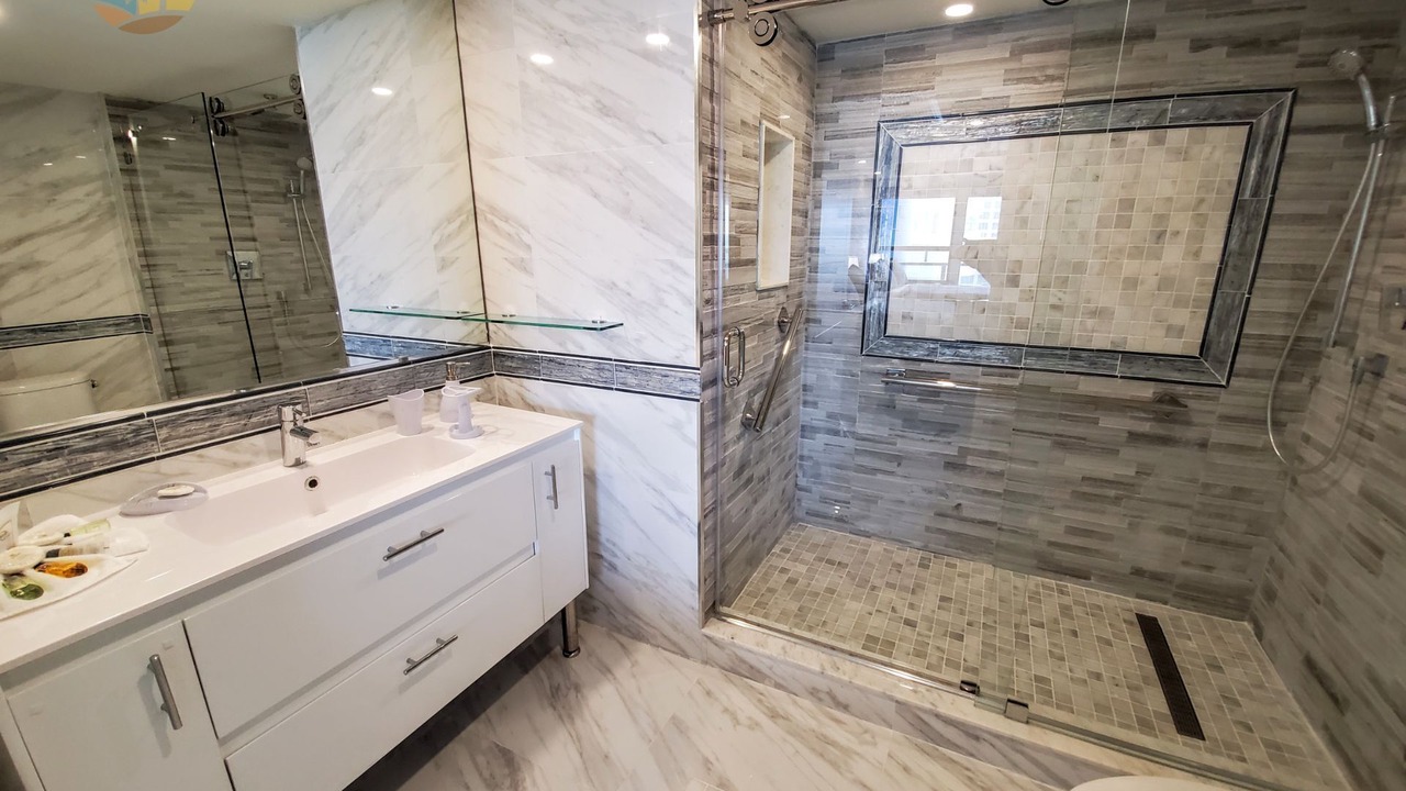 Photo of Bathroom in Mid Beach