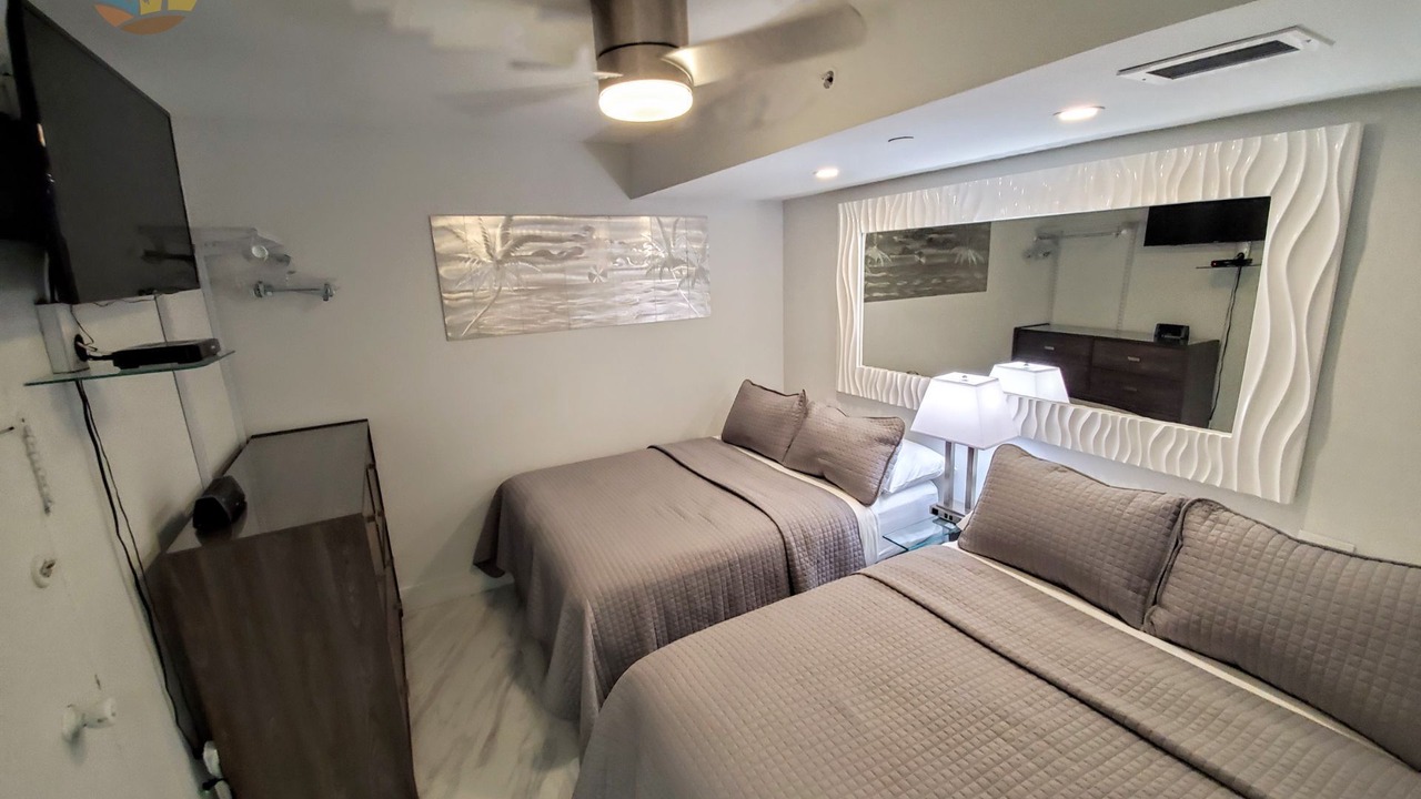 Photo of Bedroom in Mid Beach