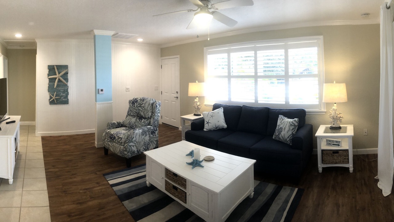 Photo of Livingroom in Englewood