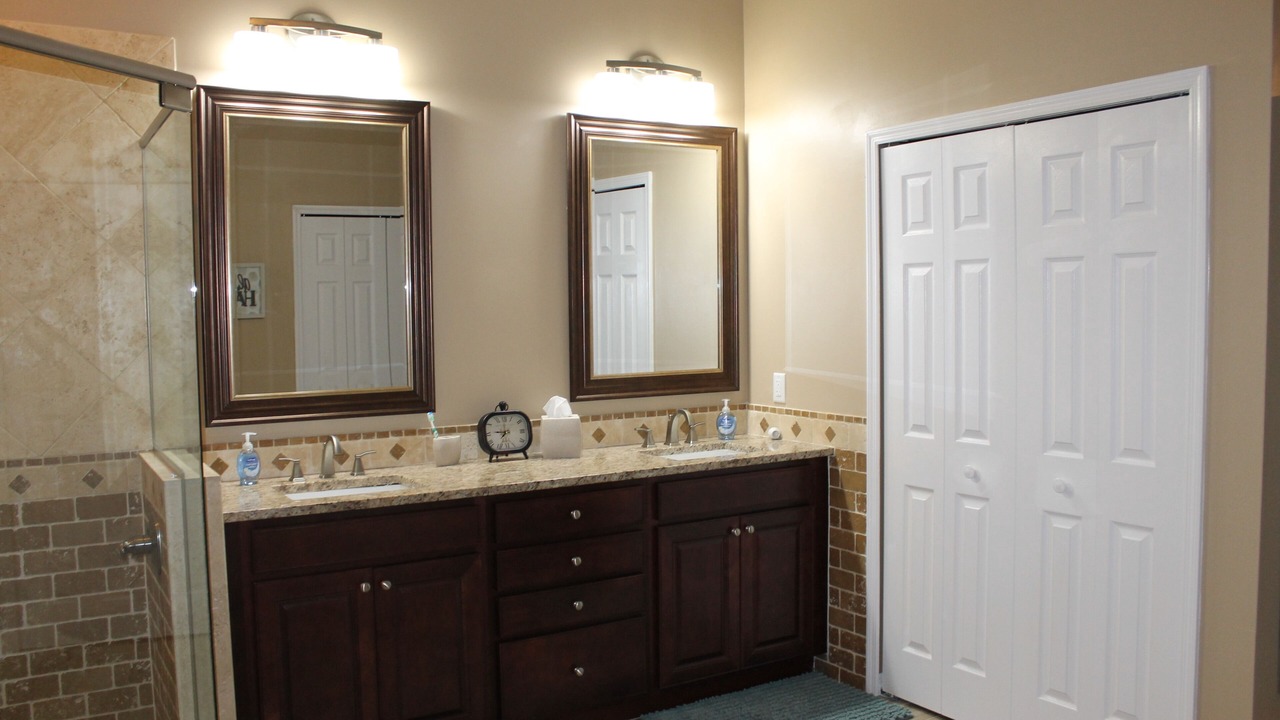 Photo of Bathroom in Pelican