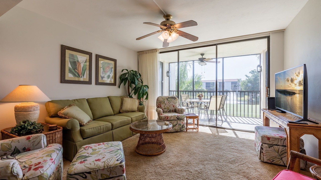 Photo of Livingroom in Mariners Cove
