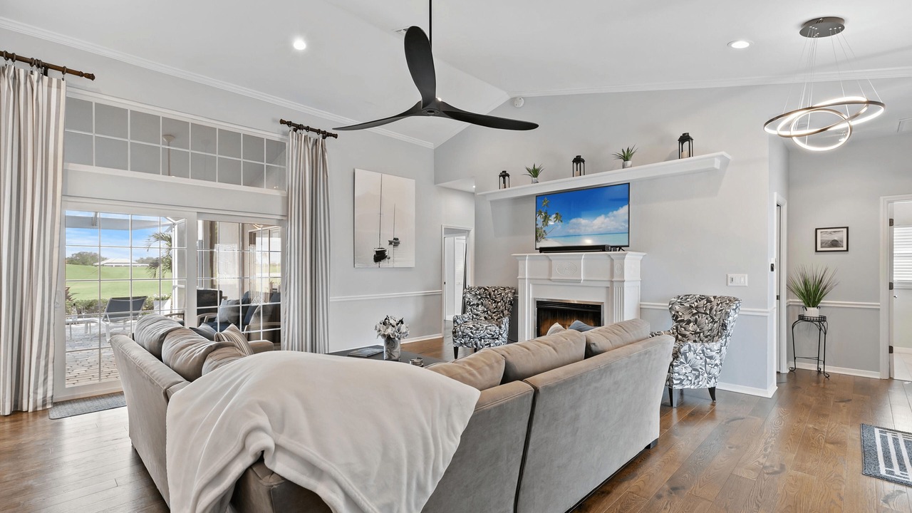 Photo of Livingroom in Falcons Glen
