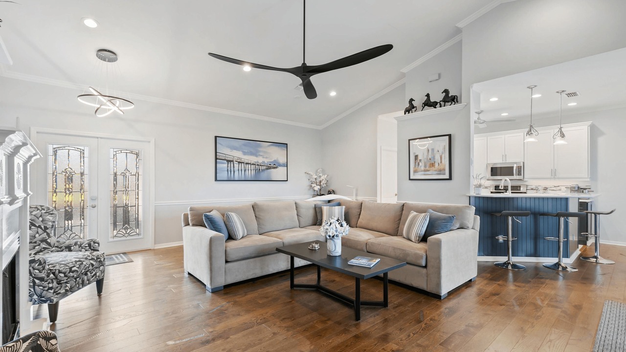 Photo of Livingroom in Falcons Glen