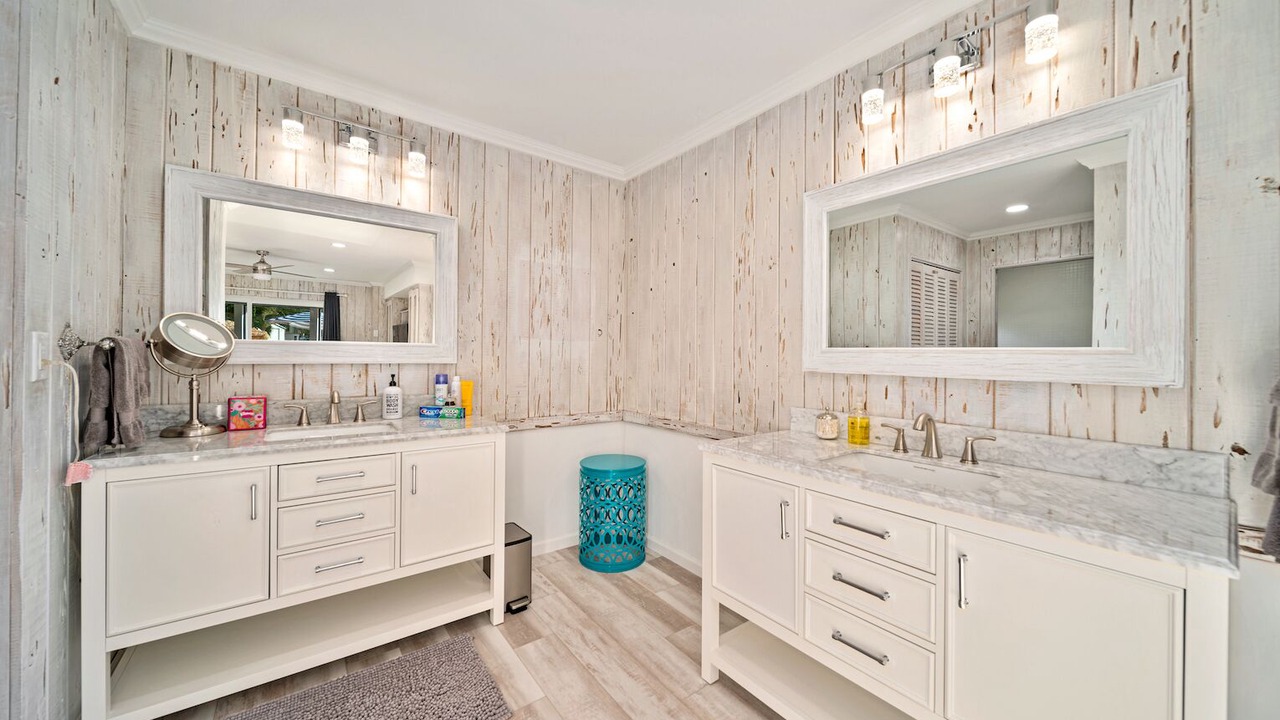 Photo of Bathroom in Iona Shores