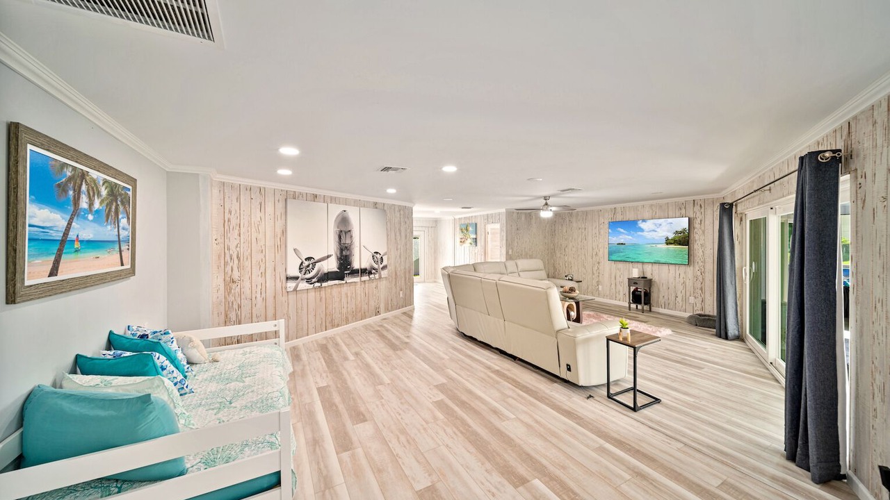 Photo of Bedroom in Iona Shores