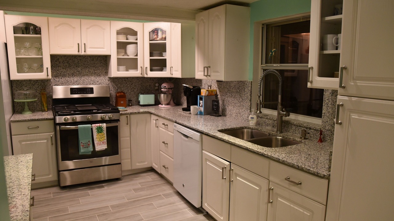 Photo of Kitchen in Broadview Manor