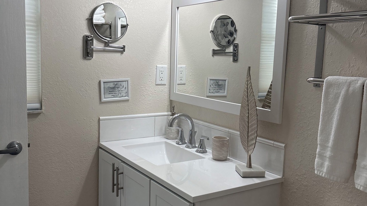 Photo of Bathroom in Indian Beach Sapphire Shores