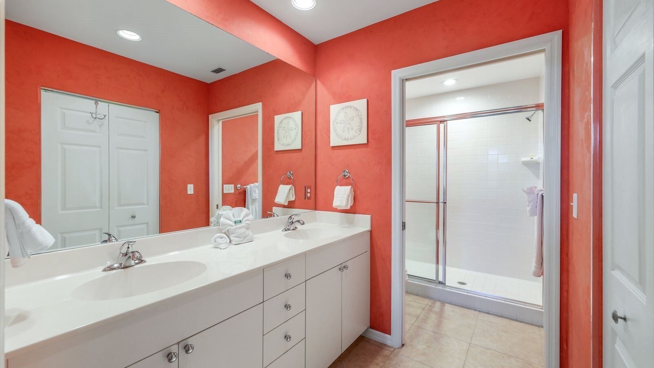 Photo of Bathroom in Vanderbilt Beach