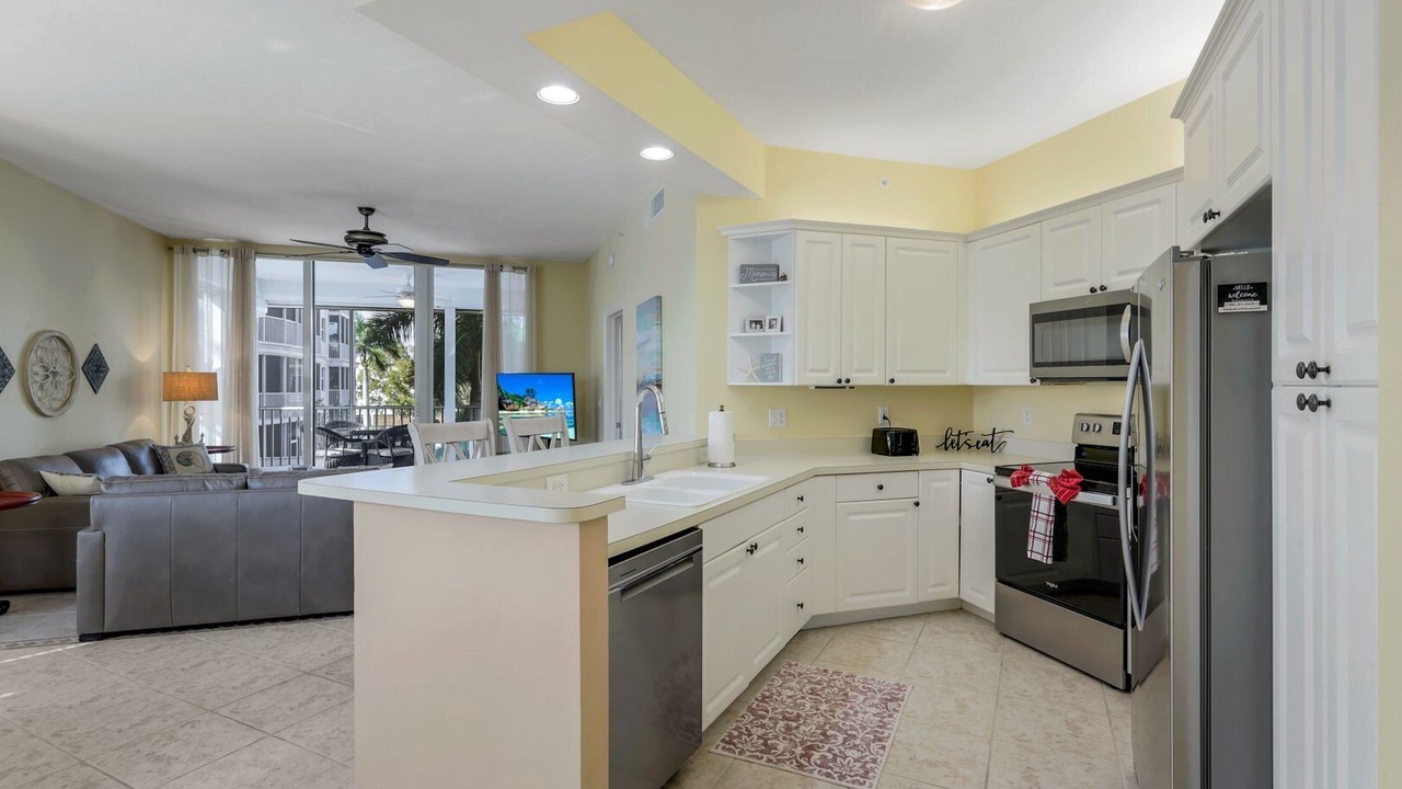 Photo of Kitchen in Vanderbilt Beach