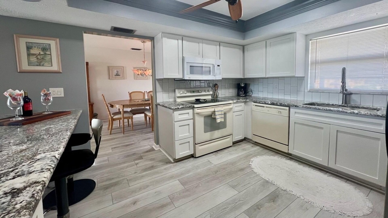 Photo of Kitchen in Caloosahatchee