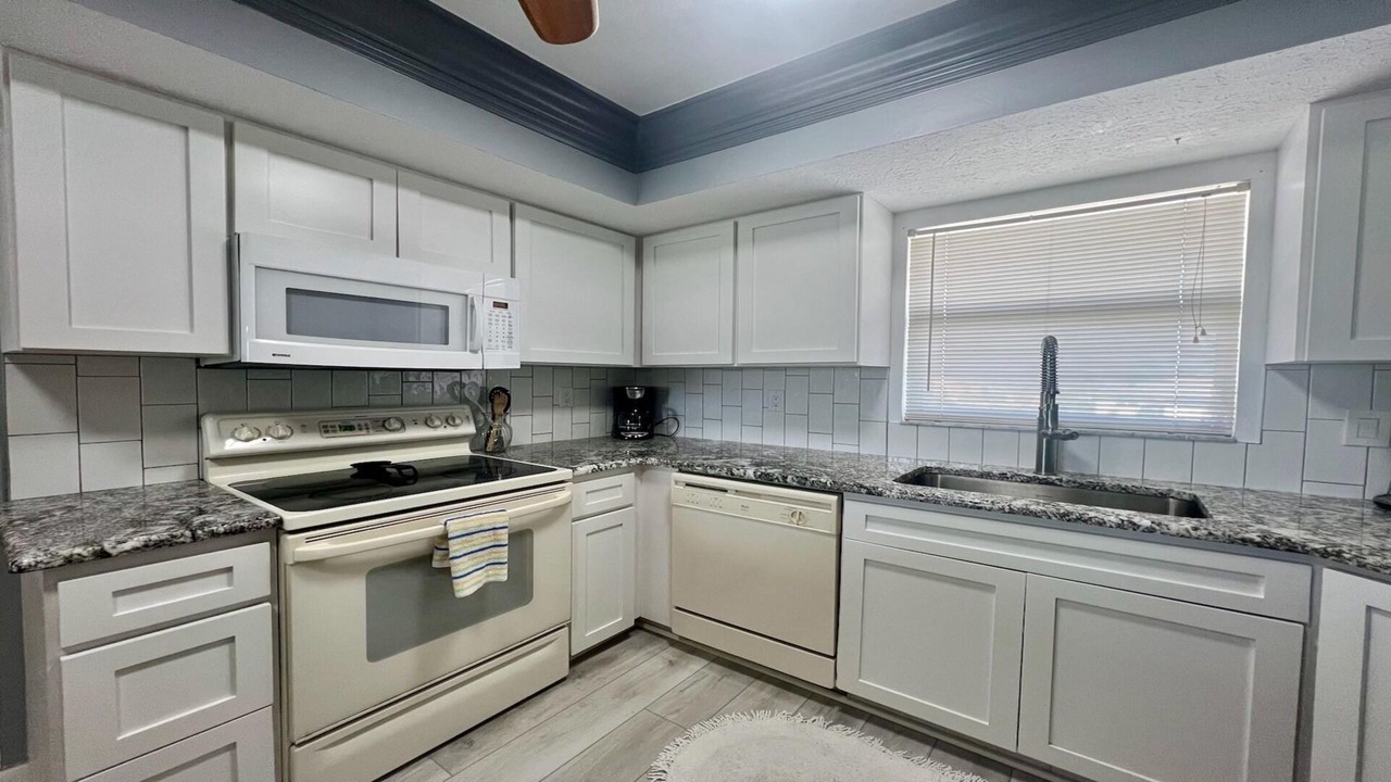 Photo of Kitchen in Caloosahatchee