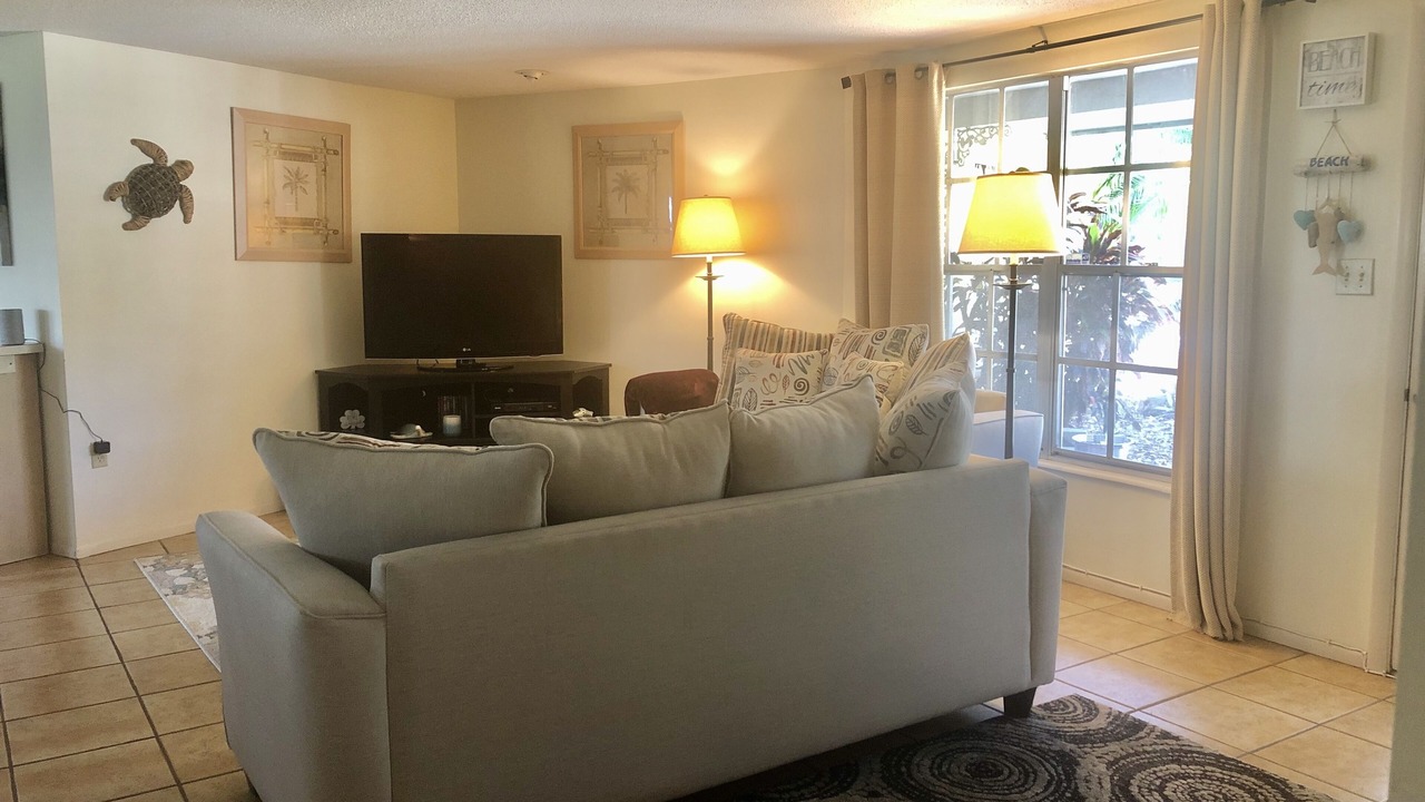 Photo of Livingroom in Gulf Gate Estates