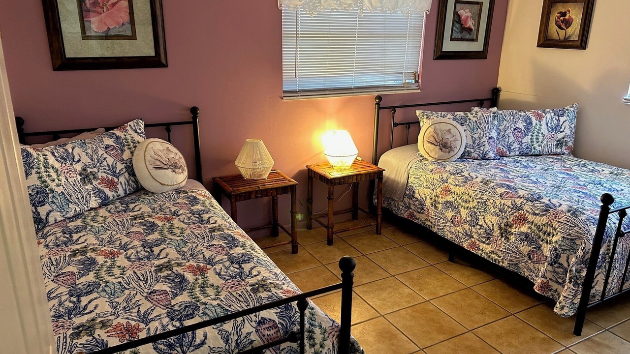 Photo of Bedroom in Gulf Gate Estates
