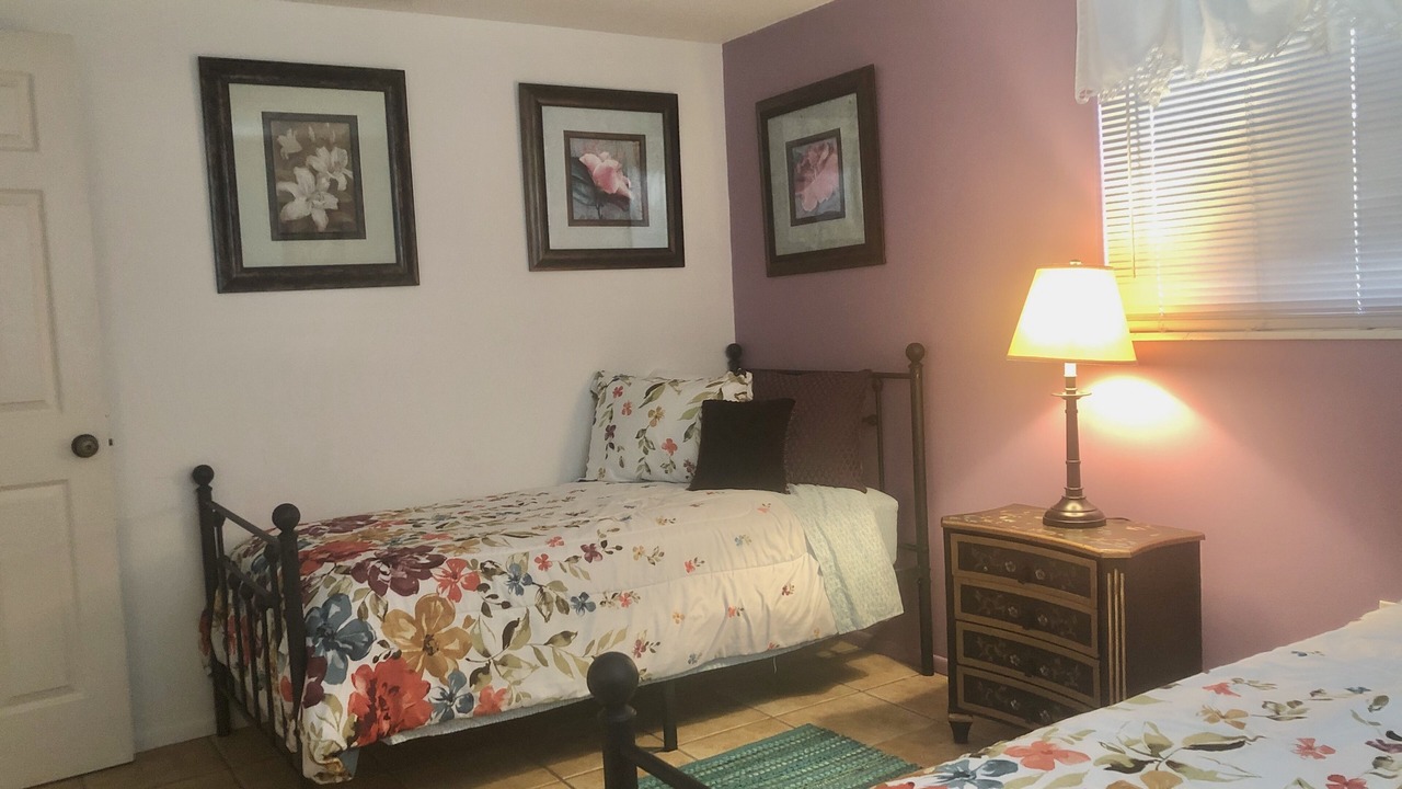 Photo of Bedroom in Gulf Gate Estates